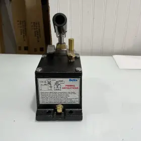 061324 Betts Hydraulic Pump Hand Jack