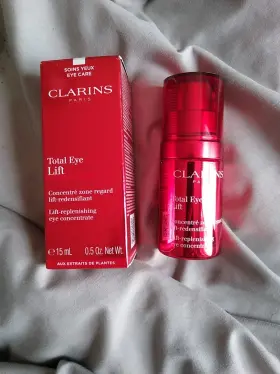 I0126675 Clarins Paris Total Eye Lift Replenishing Concentrate 0.5 Oz