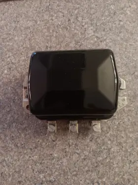 1118241 Custom Service Inc 12 Volt Regulator