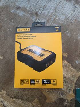 Dewalt 826341051248 Usb A/c Chg Stn Bk/ylw