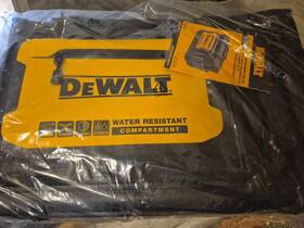 Dewalt Dwst560104 20 Inch Tool Bag Water Resistant Ip54 Compartment Pro Open Mouth