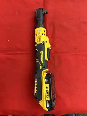 Dwtdcf512b Dewalt Dcf512b Cordless 1/2 Inch Impact Ratchet And Battery