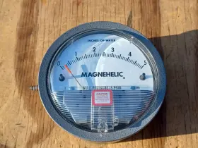 W23z-lt Dwyer Inst. Inc. Magnehelic 2005 Pressure Gauge 0-5 Inches Usa Euc