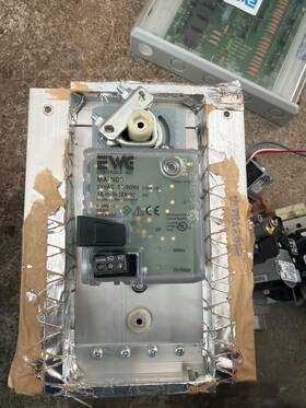 Ewc Controls Urd-8 Inch 8 Rnd 24v Pwr Open/cls Dmpr