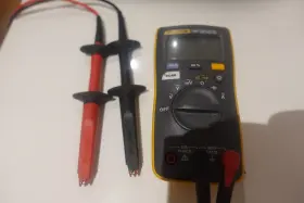 Flu-4367953 Fluke 107 600v Digital Multimeter
