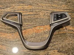 92268613 Gm Oem Chevrolet 14-17 Caprice Steering Wheel-lower Trim 2458996