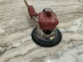 4960 Hutchins Round Orbiter Sander /w Vacuum