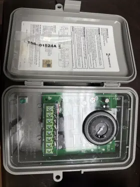 Gm40av-q Intermatic Timer 40a 120-277v Dpdt Auto-voltage With Type 3r Plastic Encl