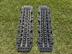 Maxtrax 342256000122 Mkii Black Vehicle Recovery Board Pair Like New