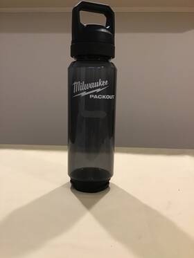 Milwaukee Tool 48-22-8372 Packout 34oz /1005ml Bottle With Chug Lid - Black