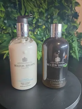 I0138274 Molton Brown Coastal Cypress And Sea Fennel Body Lotion Shower Gel