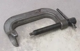 T74p-3044-a1 Otc Ford Rotunda 211-023 C-frame And Screw