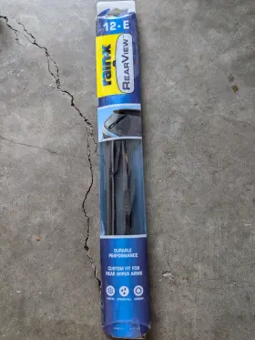 850027 Rain X Rear Wiper Blade - 14 Inch Used Damaged Packaging