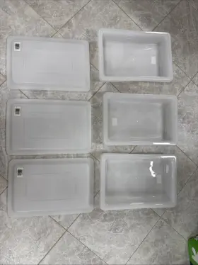 Fg351000wht Rubbermaid Fg350700wht Lot Of 3 Totes With Lids Tote Lid 2 Gal - New