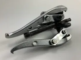 W87127-u Spark Used - Performance Tool W87127 2/3 Jaw Gear Puller With 5-1/2-inch Reach