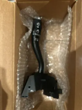 Sae4551 Standard Turn Signal Switch For 00-03 Ford F-150 5.4l Black Controls