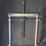 Snap-on CJ118-1 Puller Set W/ CJ116-1 Arms & CJ105-3 Screw Gear Bearing Used. Price: $350.00.