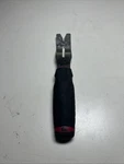 Tools UT026A "v" Panel Clip Mac-grip Ergo Black Soft Handle Usa Used. Price: $30.00.